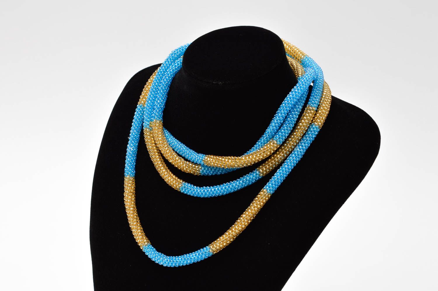 Collier long Bijou fait main bleu-jaune tissé en perles de rocaille Cadeau femme photo 1