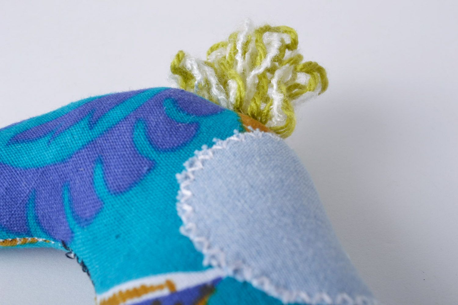 Petit jouet mou en textile fait main Cheval beau avec design de créateur photo 2