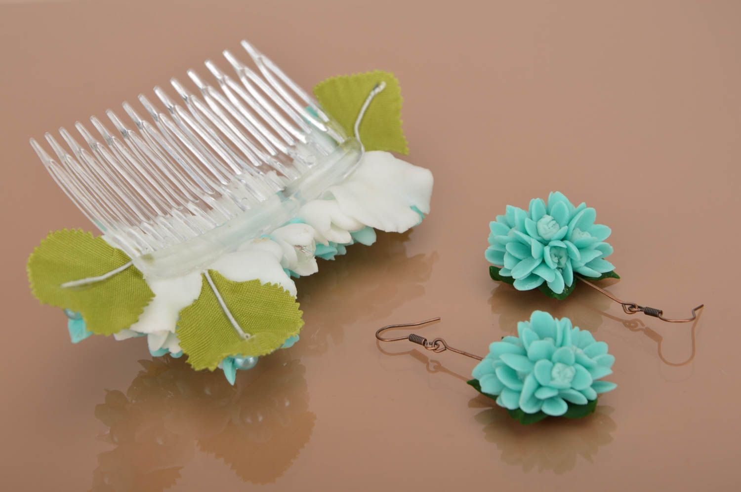 Acessórios azuis artesanais de argila de polímero brincos de pente para cabelo  foto 5