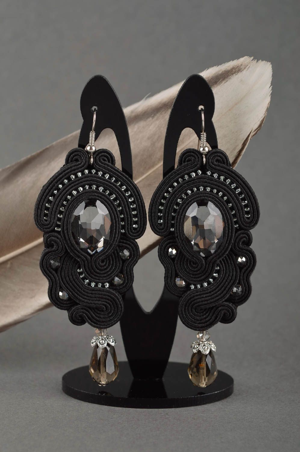 Pendientes artesanales negros elegantes bisutería soutache accesorios de moda foto 1