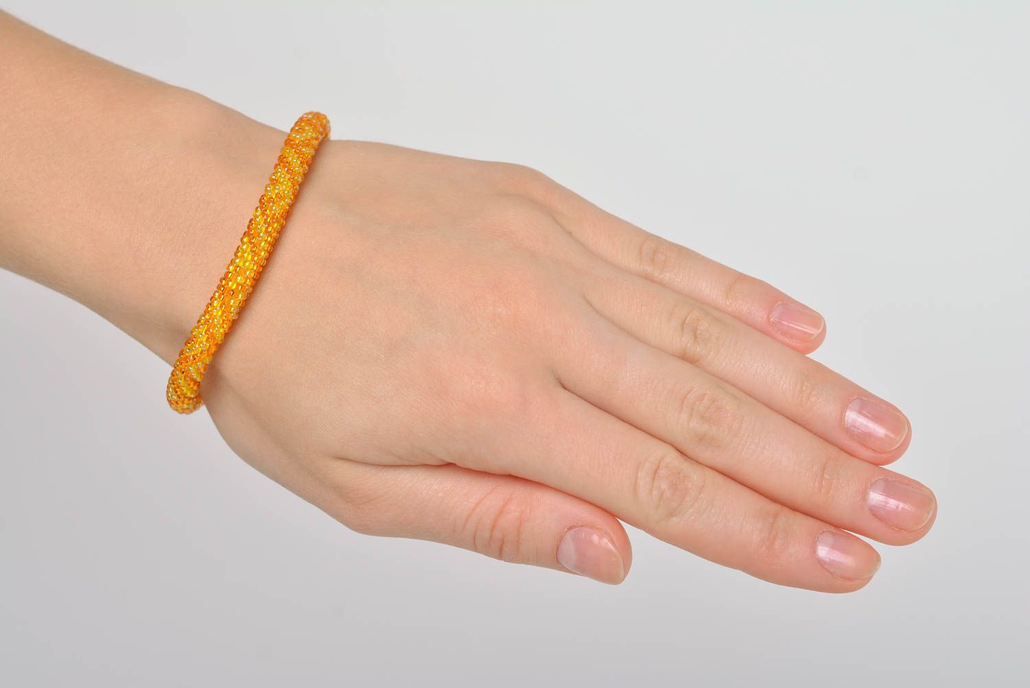 Bracelet jaune Bijou fait main perles de rocaille Accessoire femme mode stylé photo 3