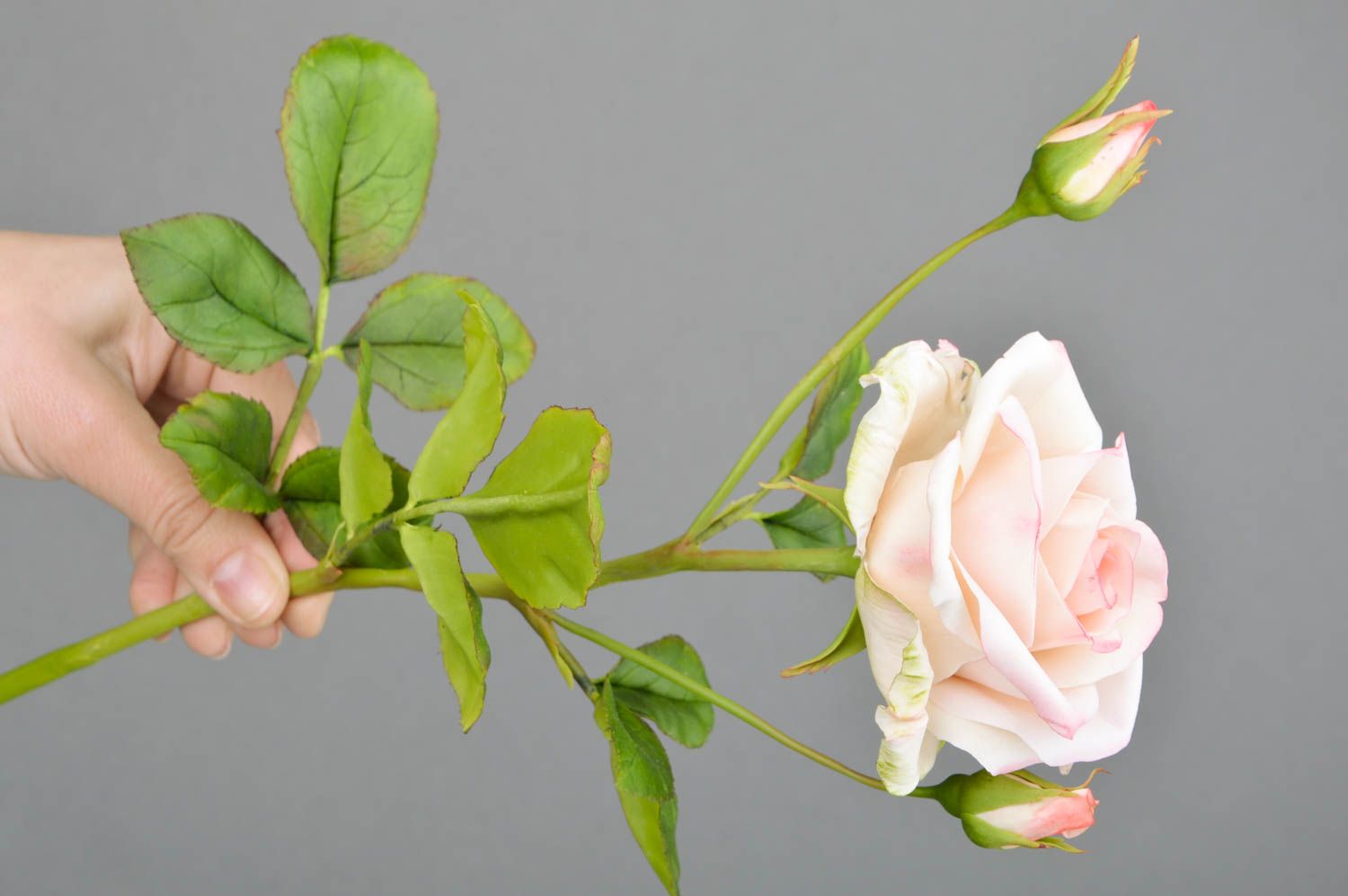 Grande fleur en pâte polymère rose décorative faite main originale pour décor photo 3