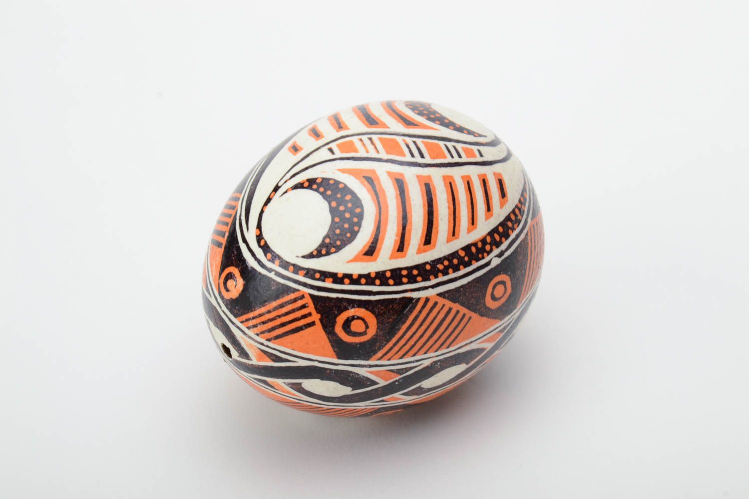 Huevo decorativo de Pascua artesanal pintado a mano con ornamento original foto 2