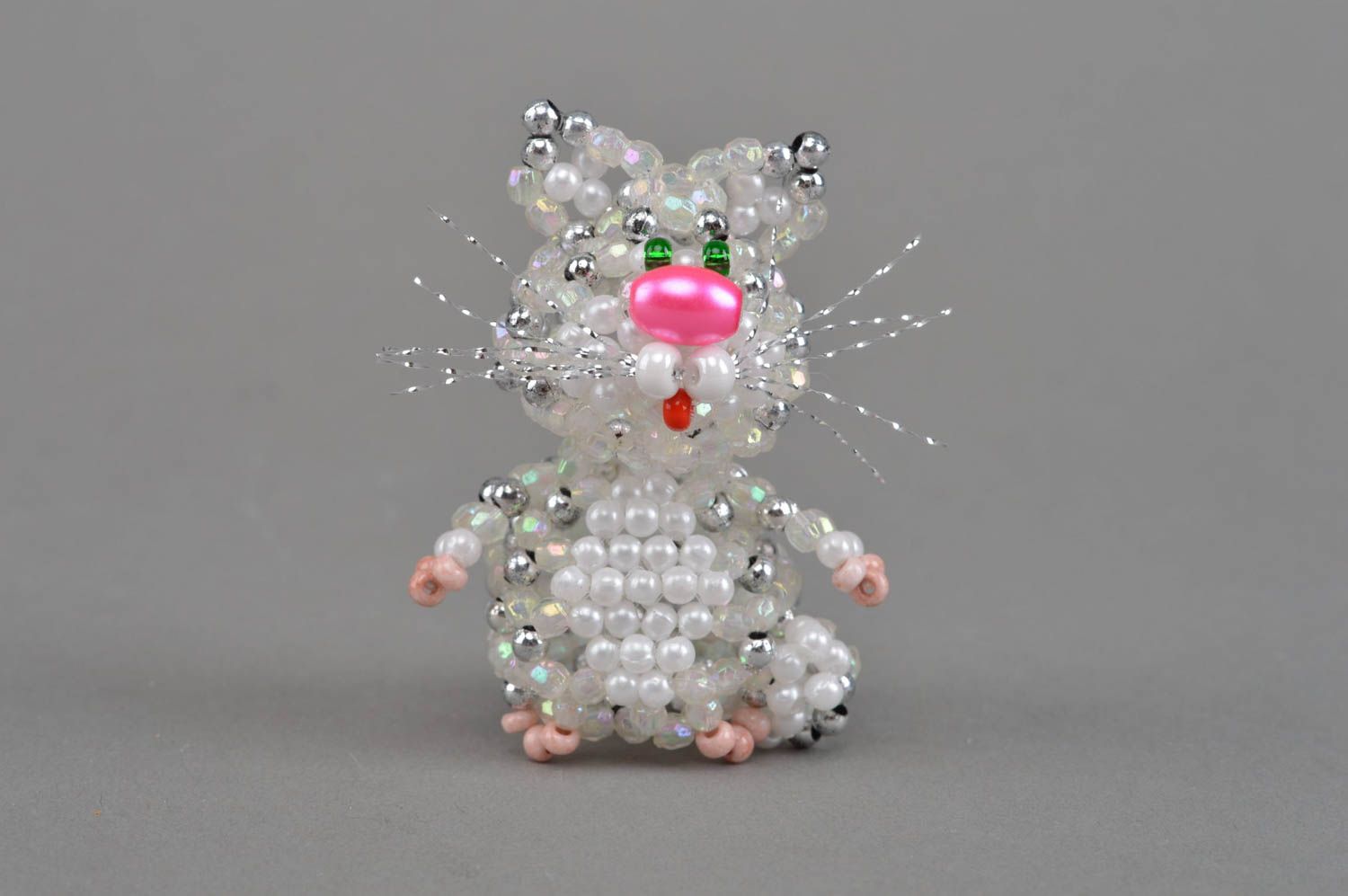 Handmade small collectible beaded figurine of white cat table decoration photo 4
