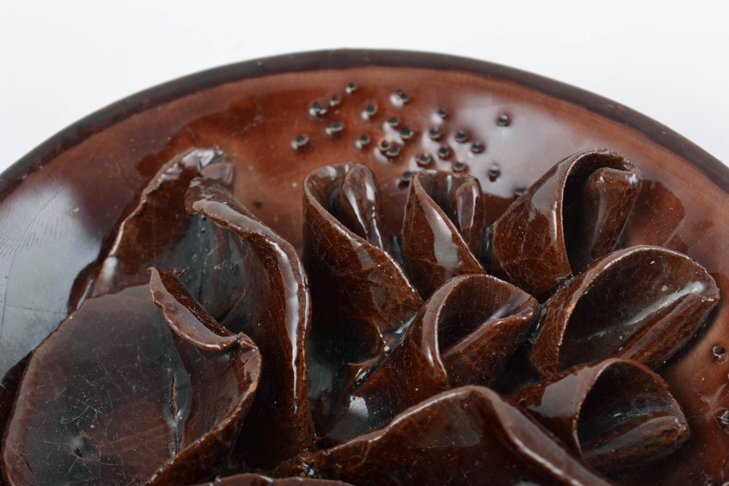 Kleiner handgemachter brauner schöner Deko Teller aus Keramik für Haus Dekor foto 4