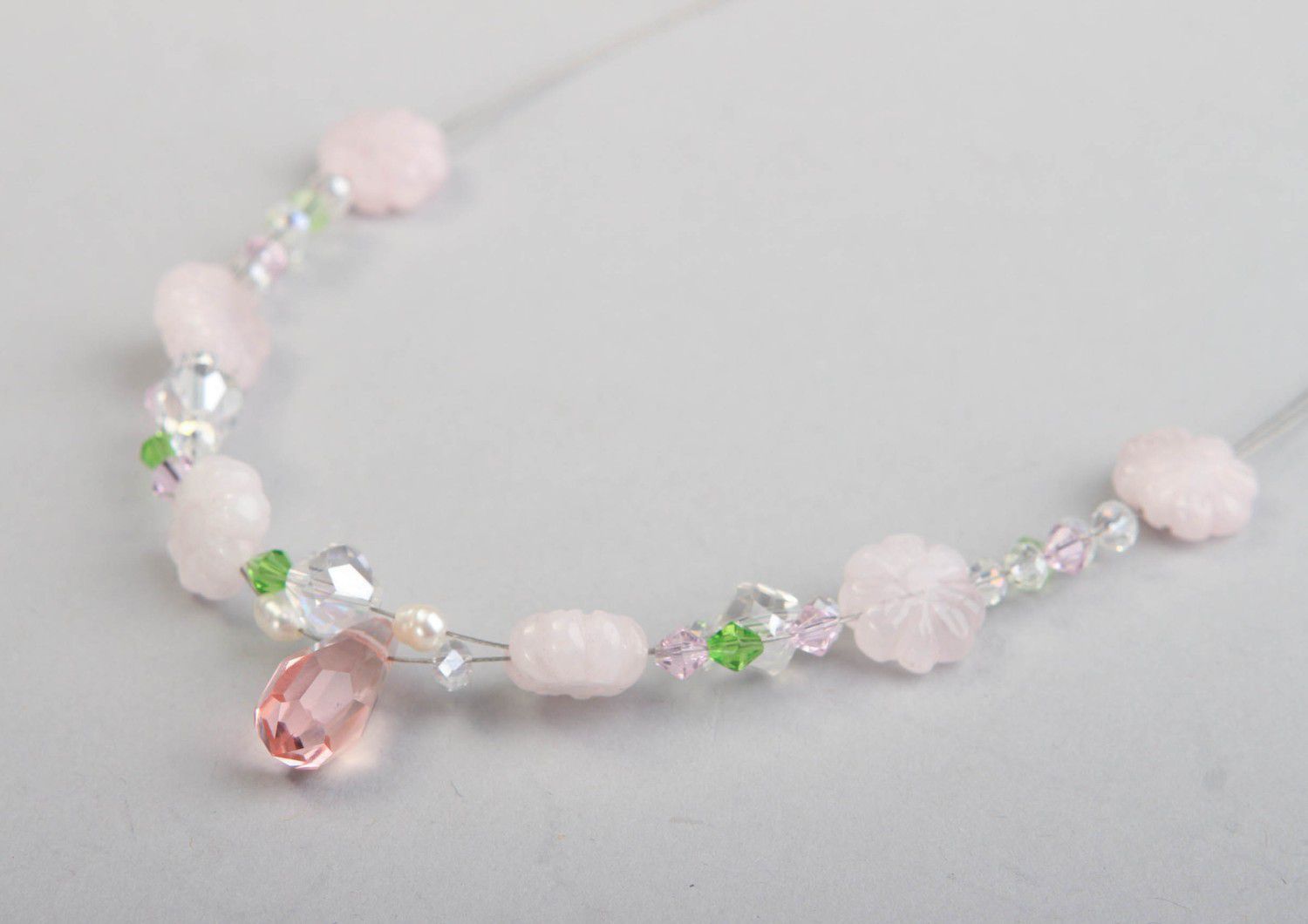 Necklace made of pink quartz & crystal photo 1