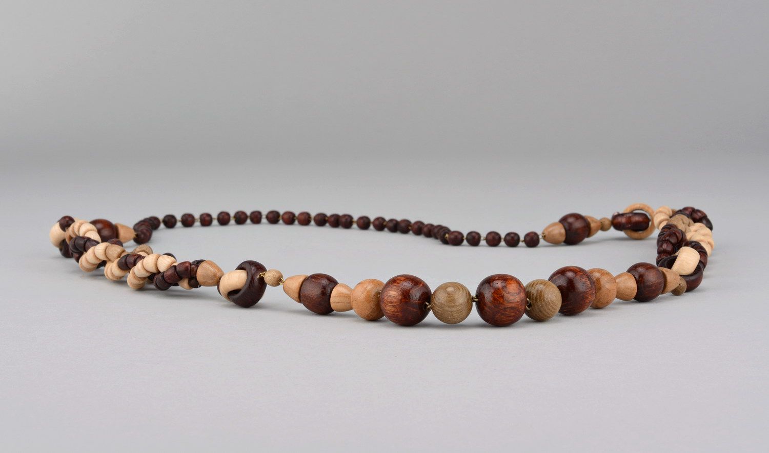 Wooden bead necklace without clasps photo 1