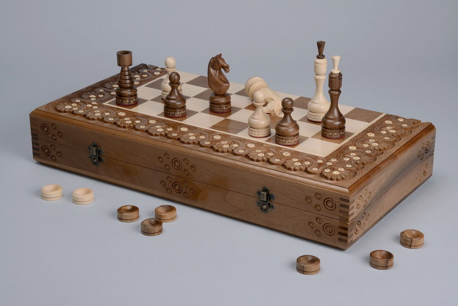 Деревянный набор Шахматы, шашки, нарды фото 4