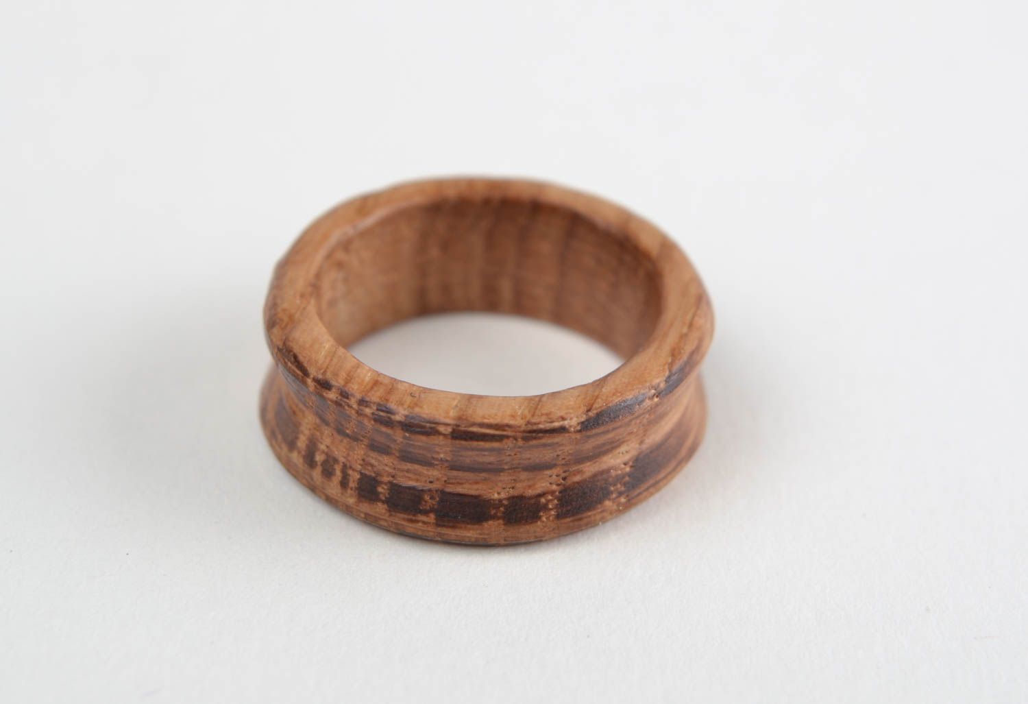 Handmade round brown jewelry ring carved of natural oak wood for women photo 3