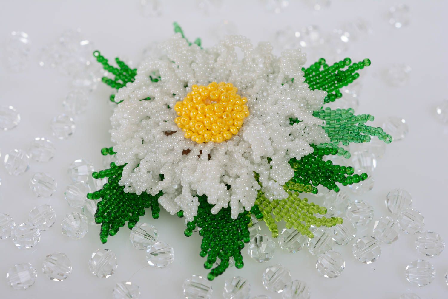 Schöne handgemachte große Blumen Brosche aus Glasperlen Kamille für Damen foto 5