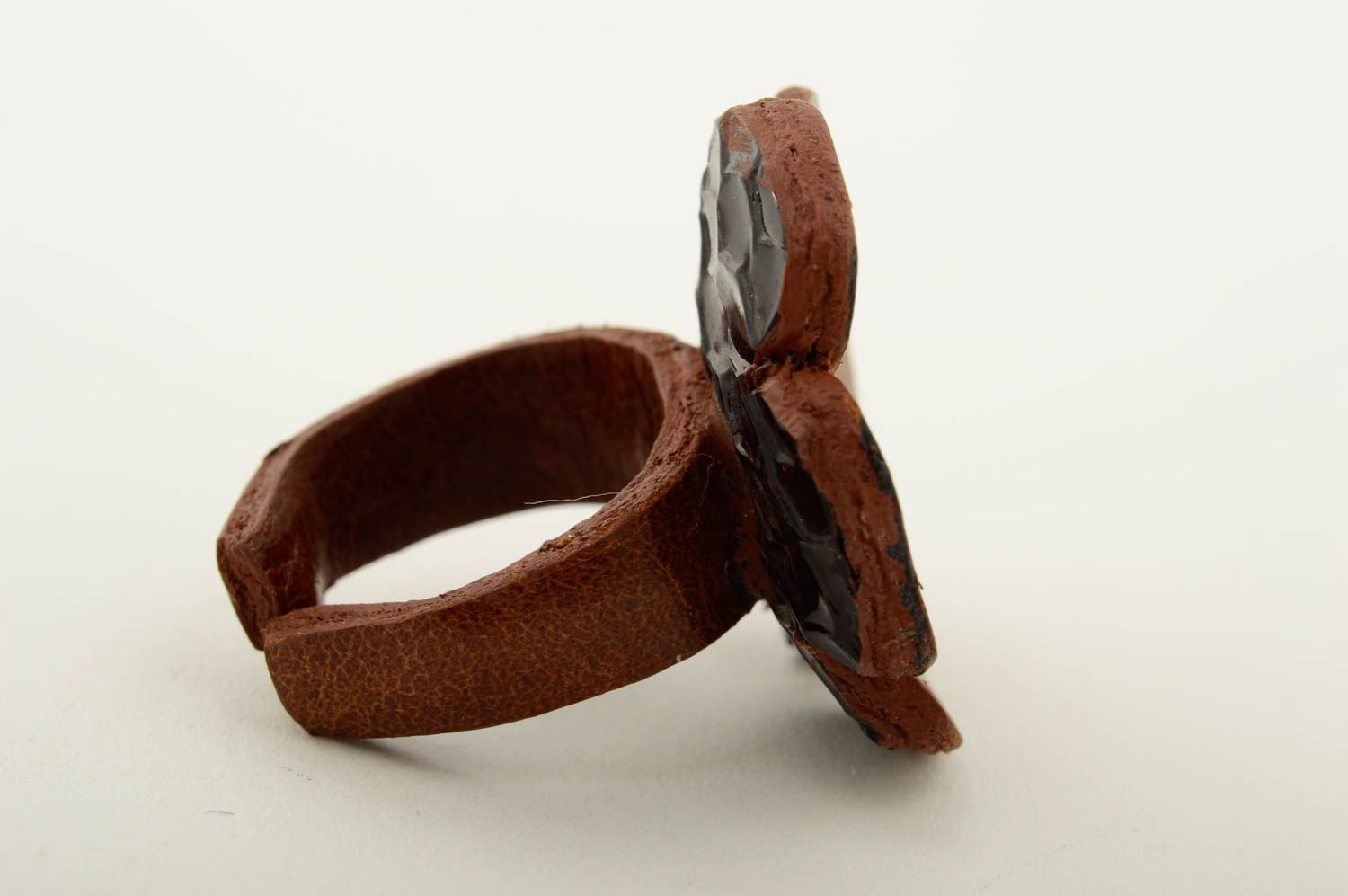 Кольцо из кожи кольцо ручной работы красивое женское кольцо прелестное фото 4