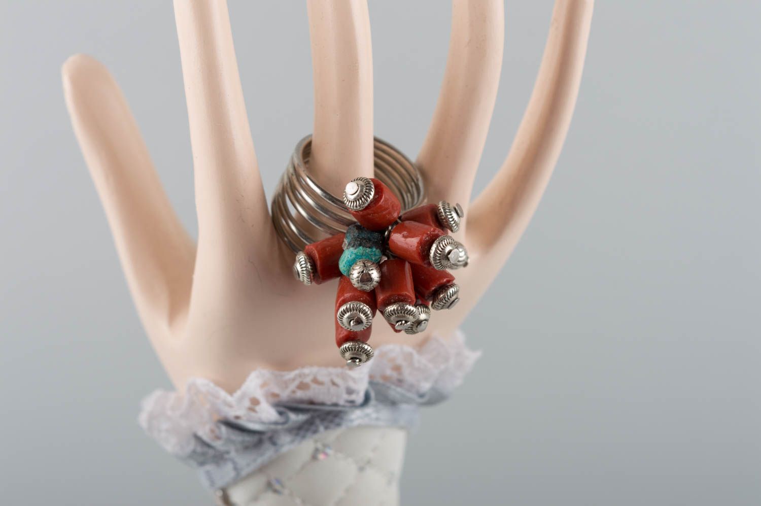 Handmade Ring Damen Designer Accessoire Ring Schmuck mit Korallen silberfarben foto 1