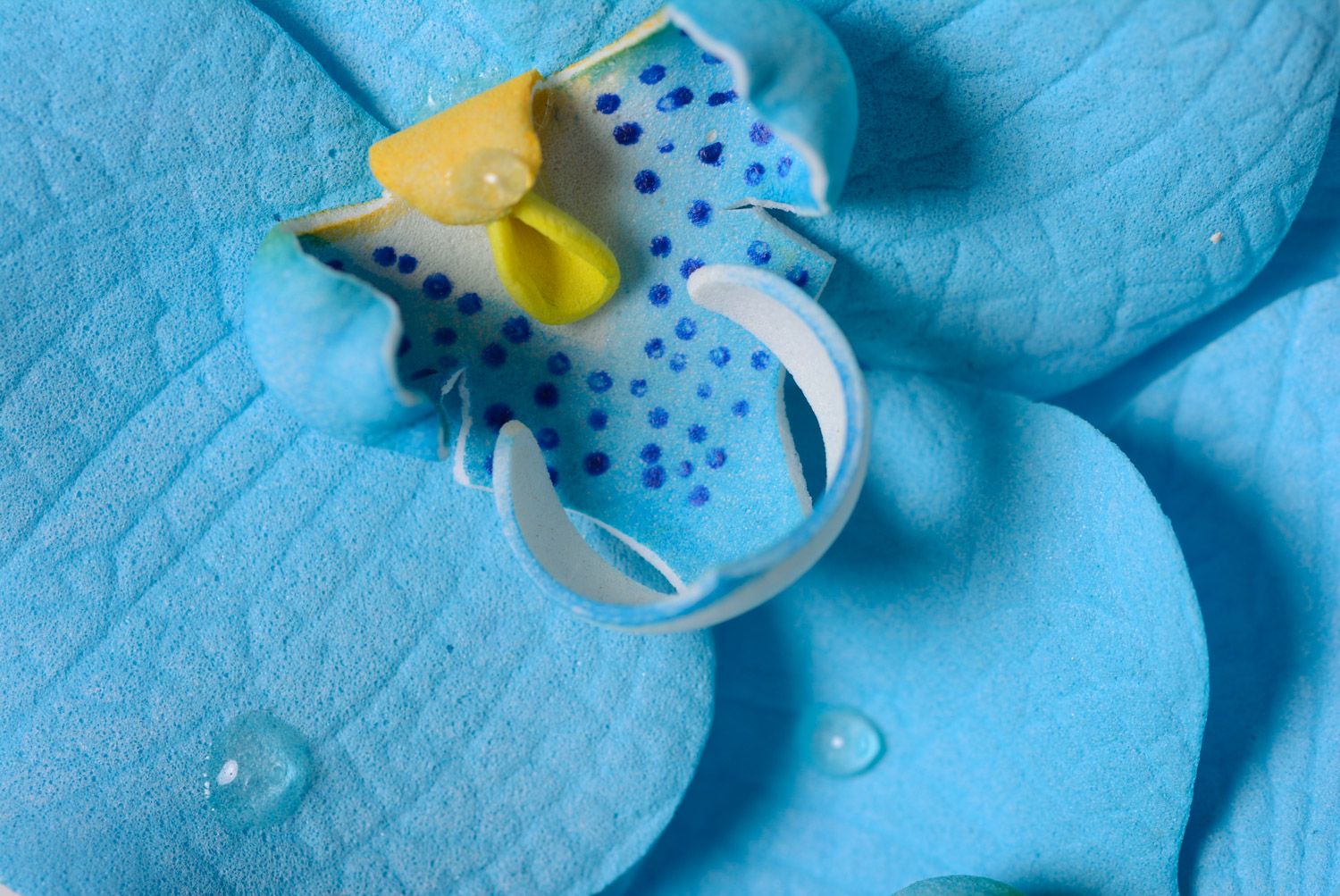 Handmade blaue Deko Blume künstliche Orchidee aus formbarem Wildleder Foamiran foto 3