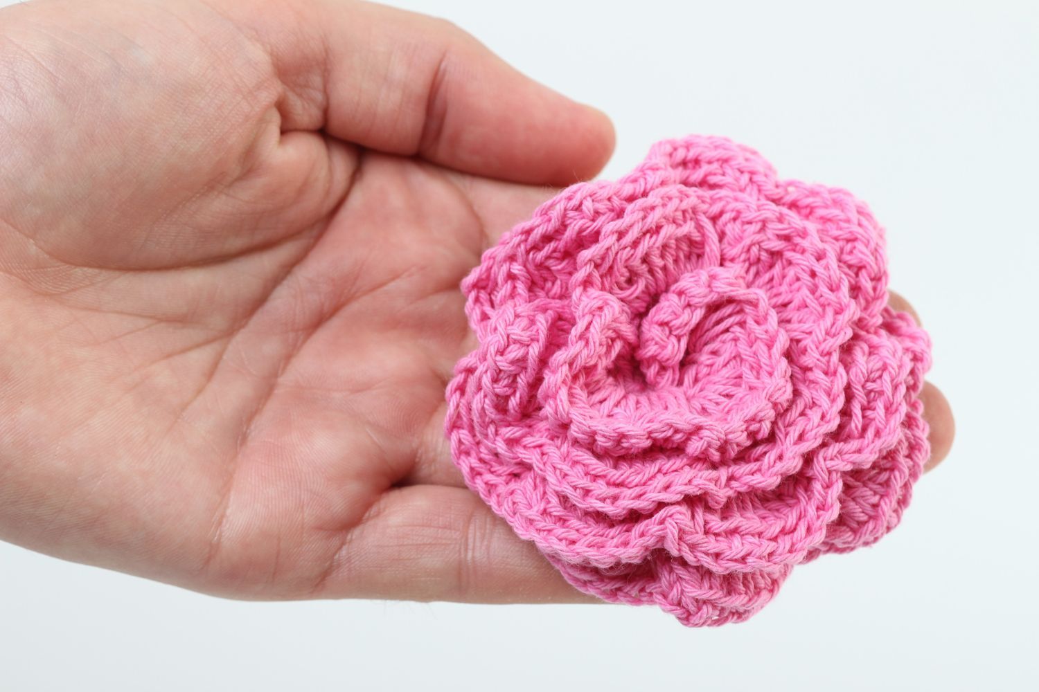 Fleur tricot faite main Fourniture bijoux rose en coton Création broche photo 5