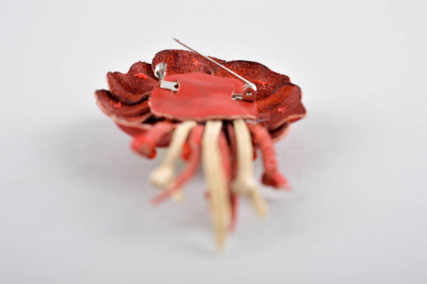 Broche fleur Bijou fantaisie fait main Accessoire en cuir pour femme rouge photo 4