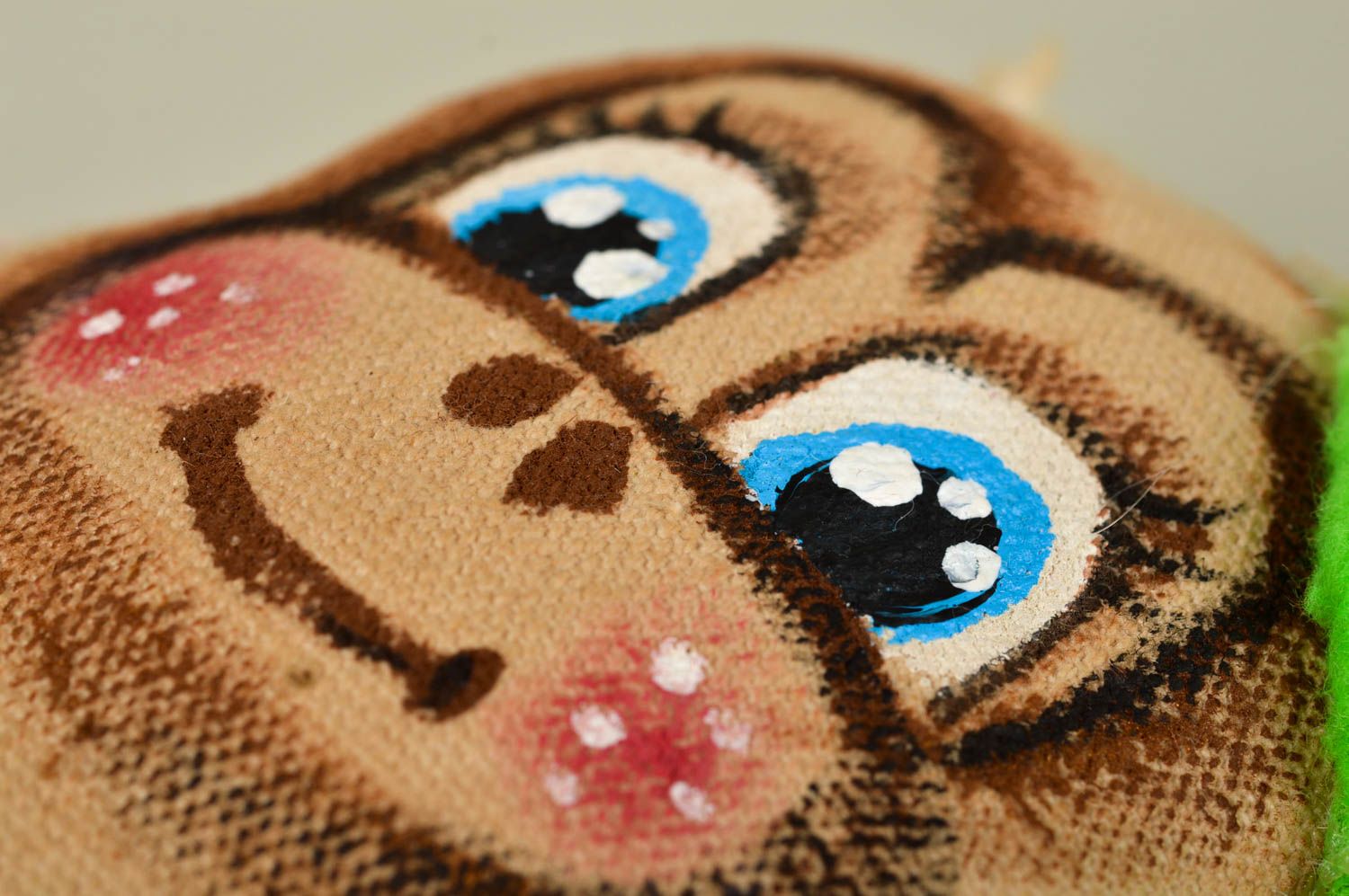 Mono de peluche divertido hecho a mano juguete infantil decoración de interior  foto 4