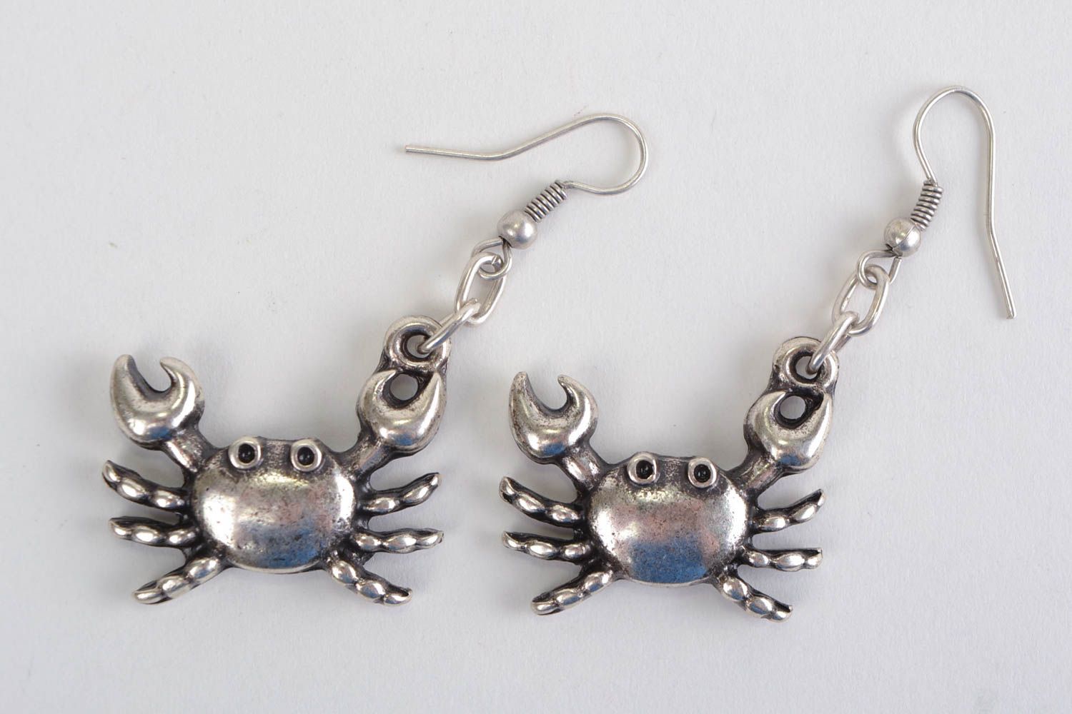 Small stylish handmade designer metal earrings in the shape of crabs photo 2