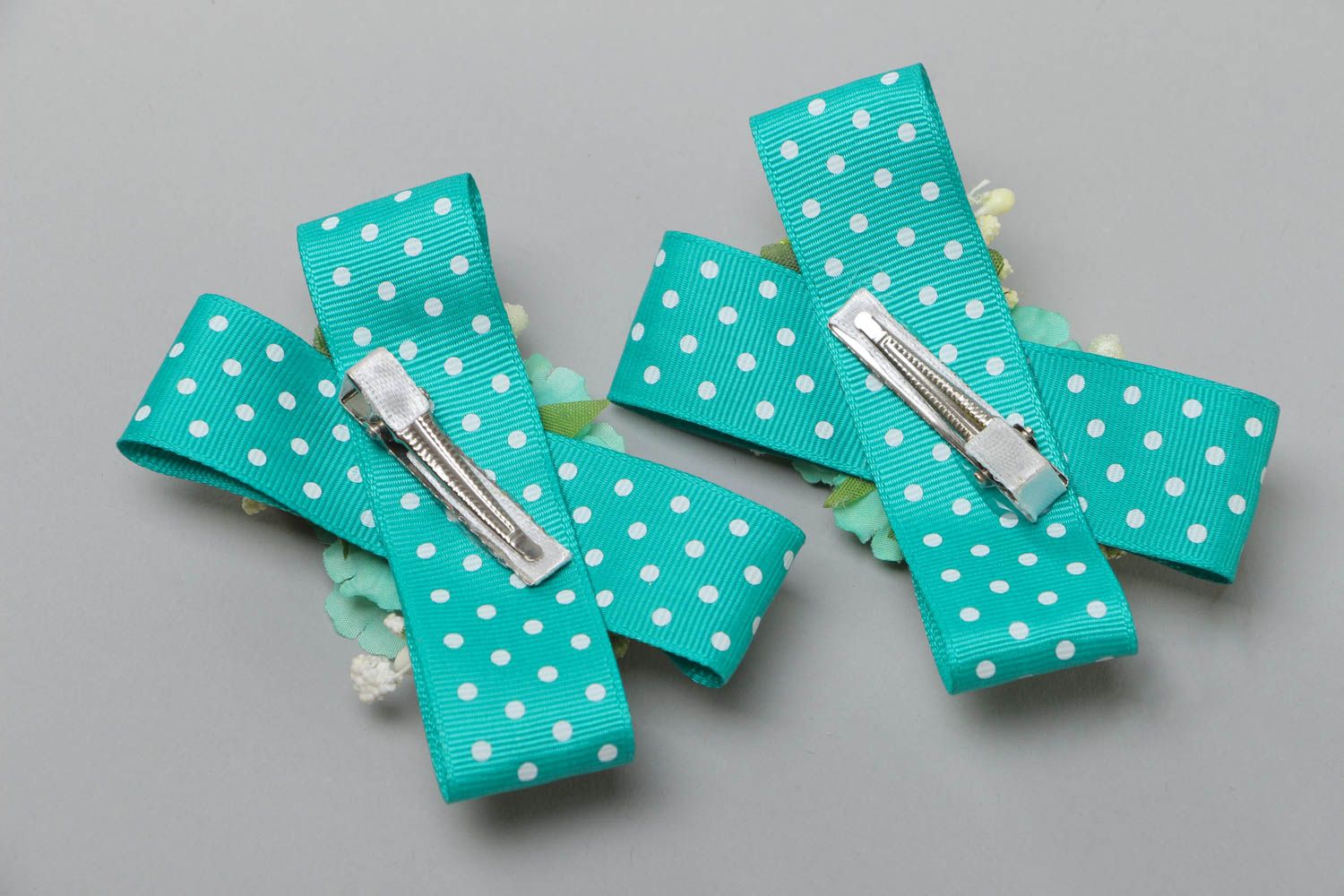 Set of 2 handmade hair clips with small rep ribbon bows of turquoise color photo 4