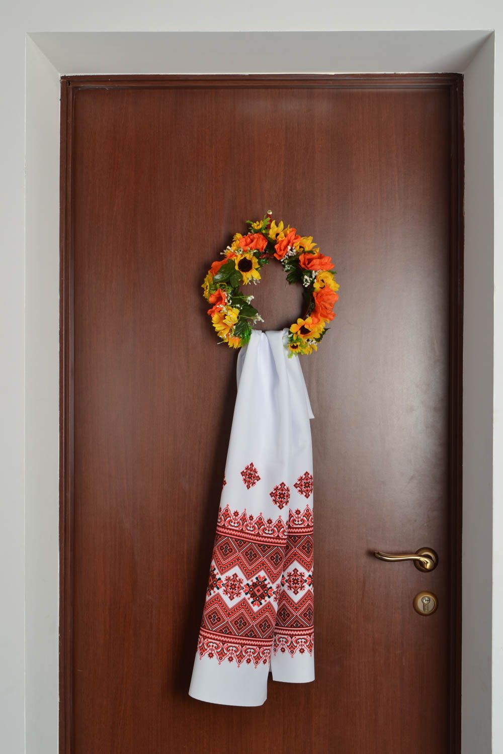 Decorative wreath with towel photo 1