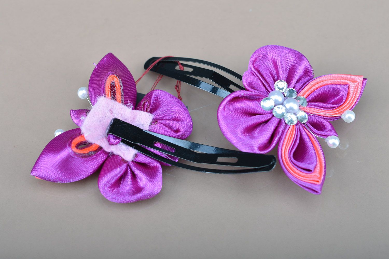 Set of handmade violet fabric hair clips with beads and rhinestones 2 items photo 5