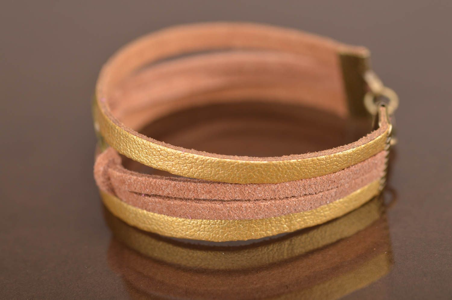 Bracelet en cuir bicolore fin fait main avec signe de l'infini en métal photo 4