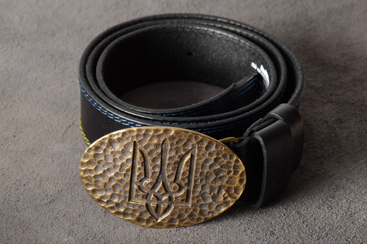 Homemade genuine leather belt of black color with metal buckle in the shape of trident for men photo 1