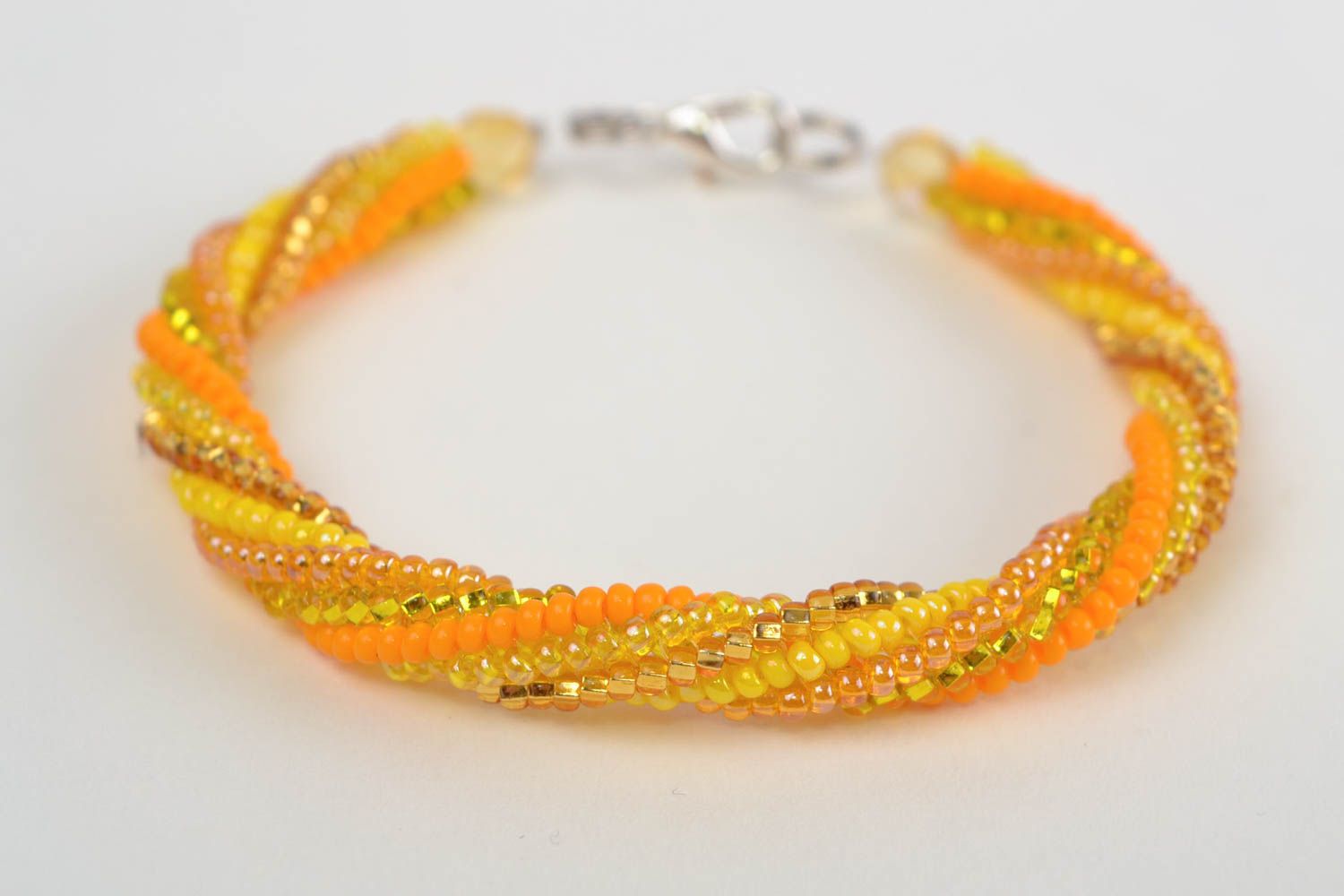 Bracelet en perles de rocaille Bijou fait main jaune-orange Cadeau femme photo 3