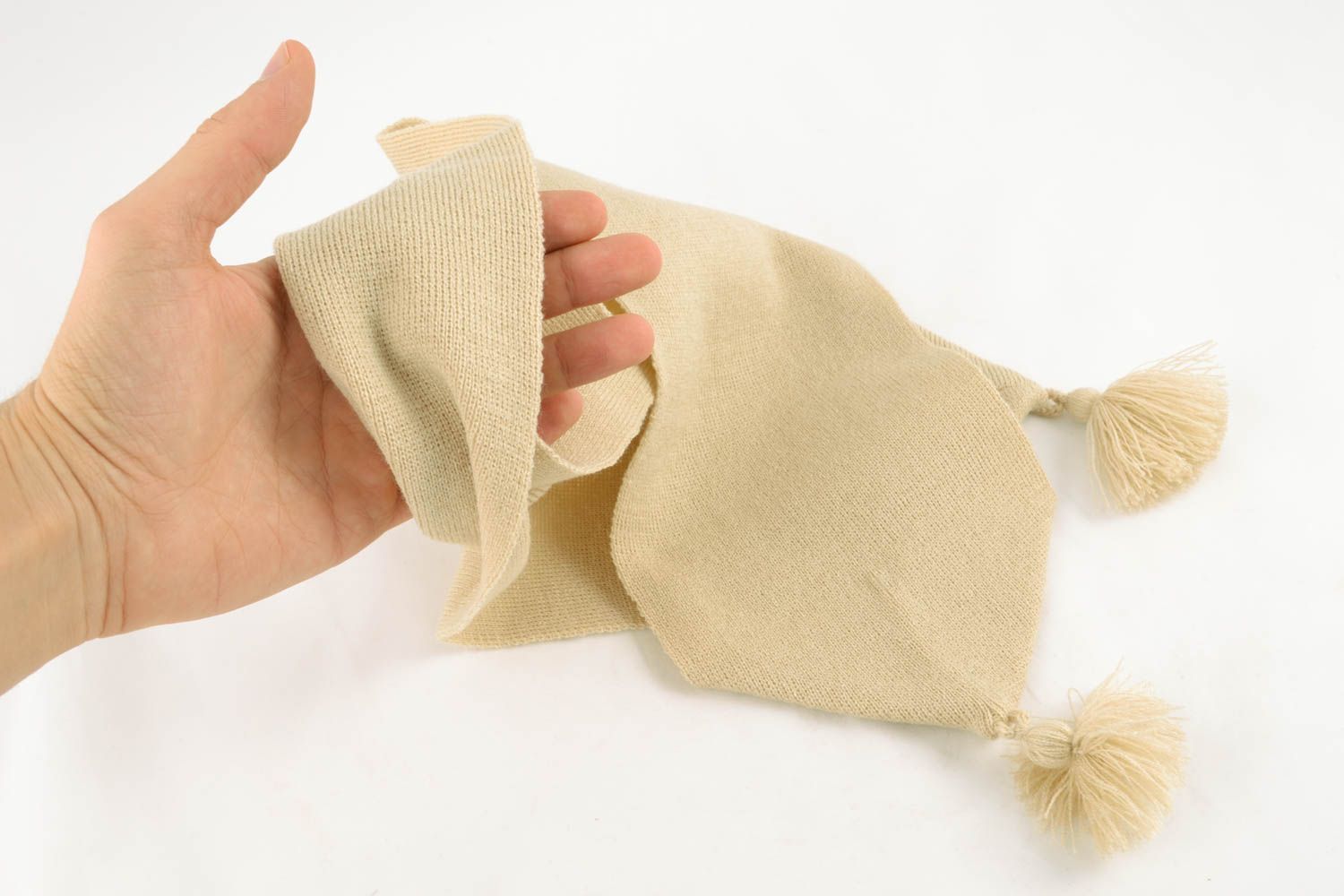 Écharpe beige pour bébé avec gland faite main photo 4
