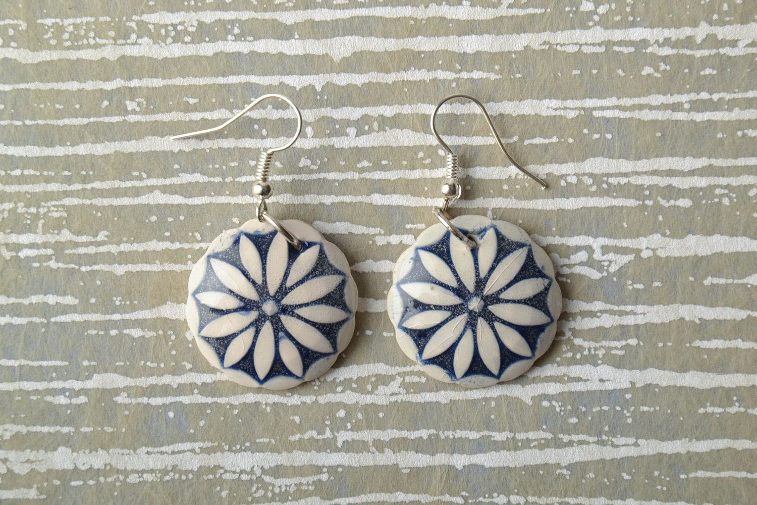 Handmade ceramic earrings with enamel painting Chamomiles photo 1