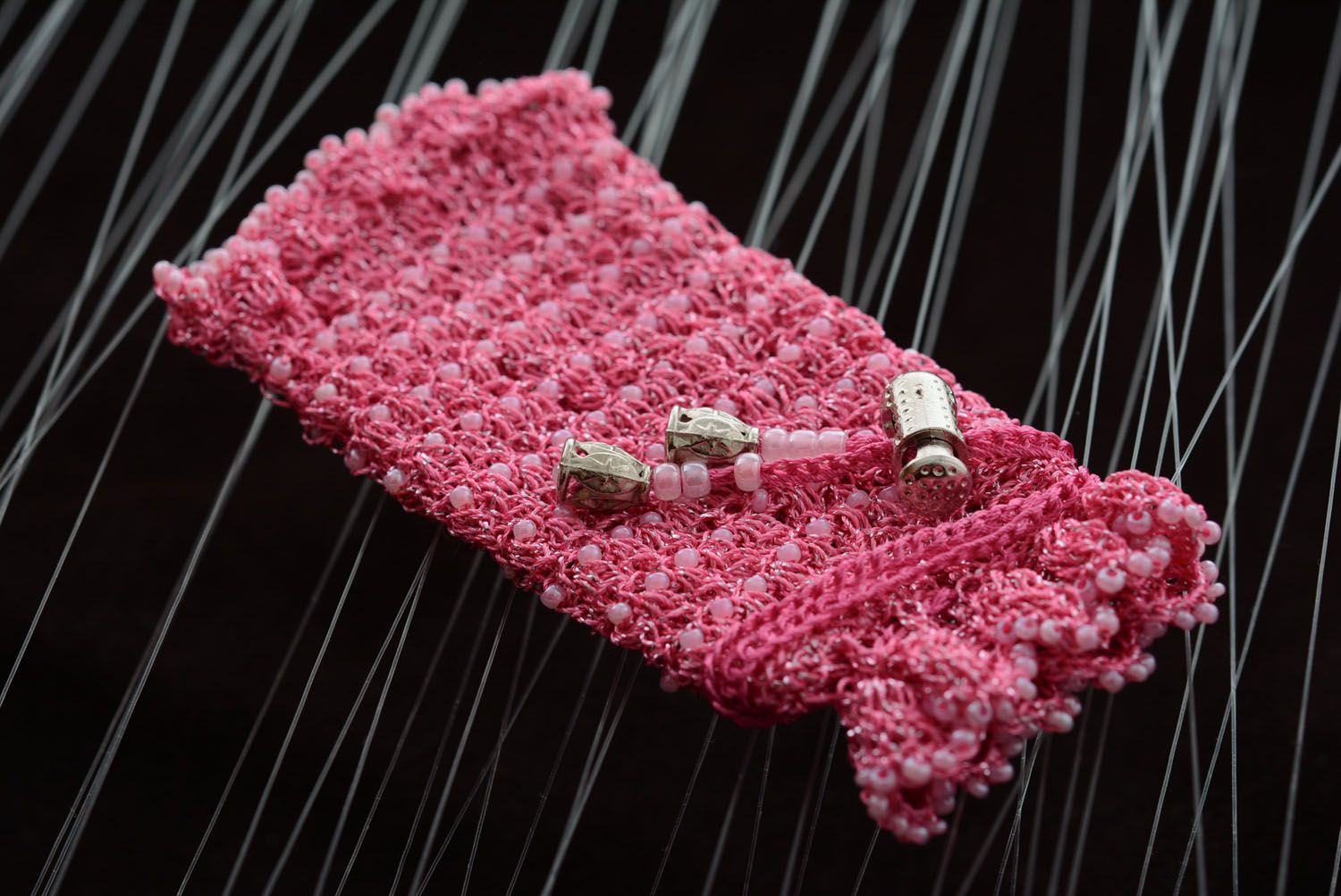 Étui téléphone en perles de rocailles roses fait main accessoire design original photo 3