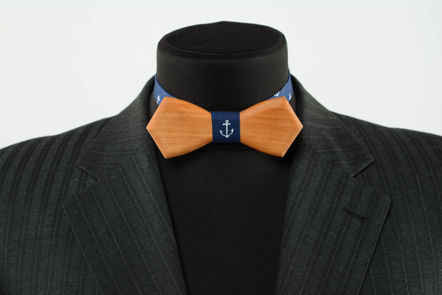 Wooden bow tie with anchor photo 2