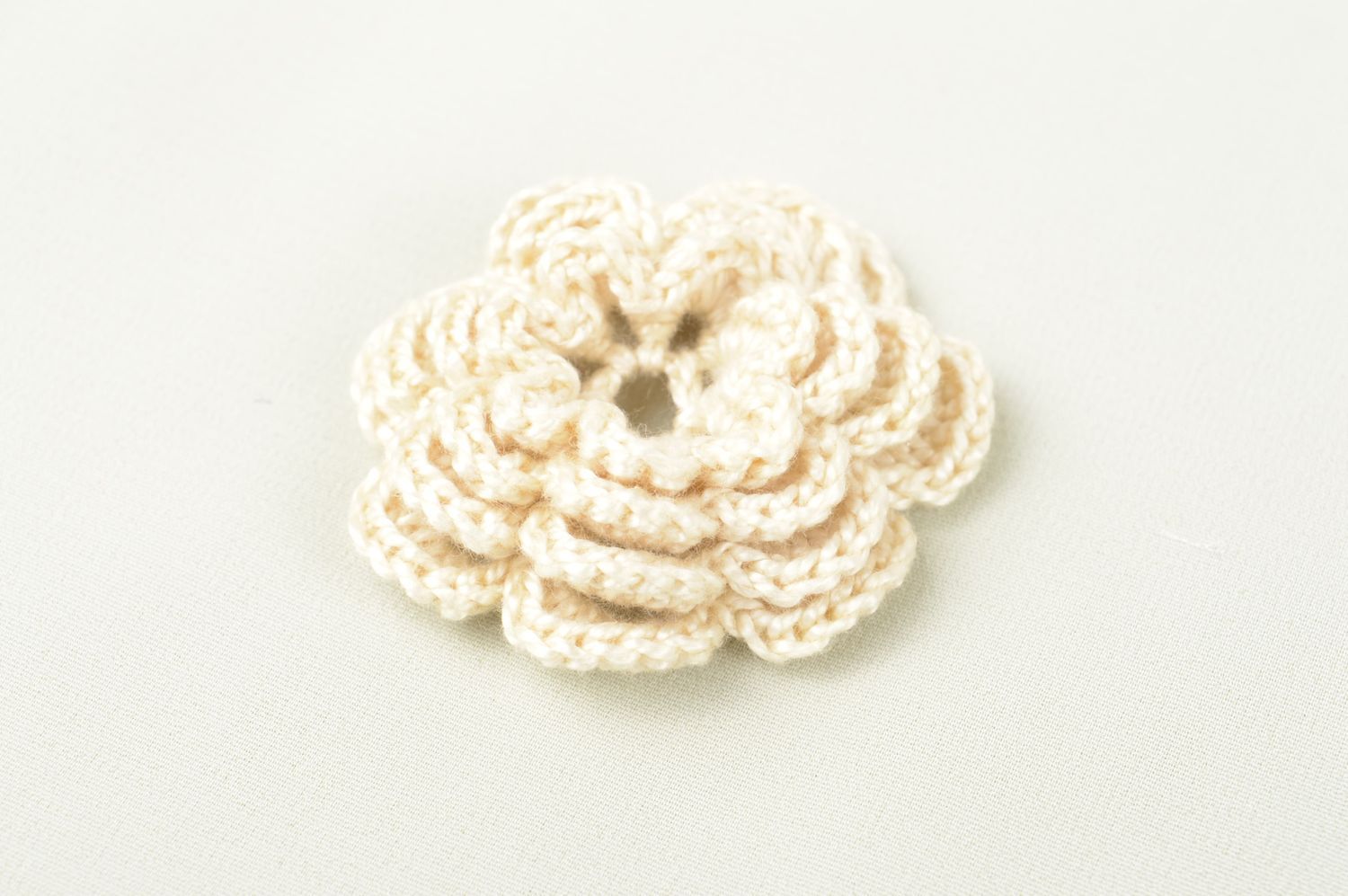 Fleur tricot fait main Fourniture bijoux couleur beige Loisirs créatifs photo 1