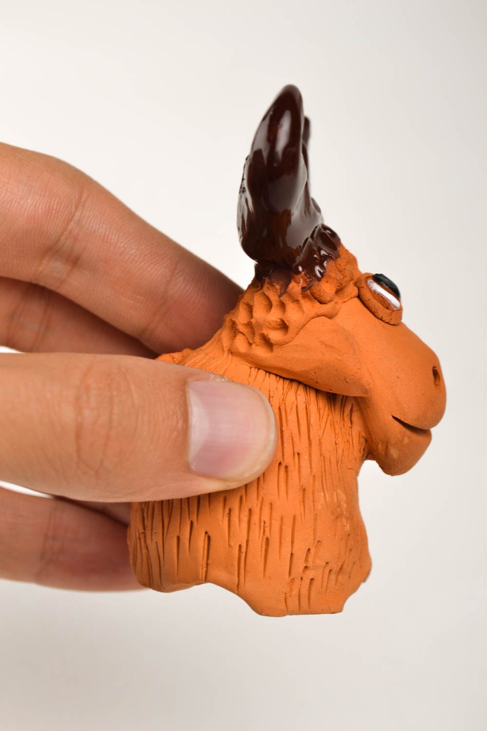 Cervo in ceramica fatto a mano figurina in terracotta souvenir originale foto 2