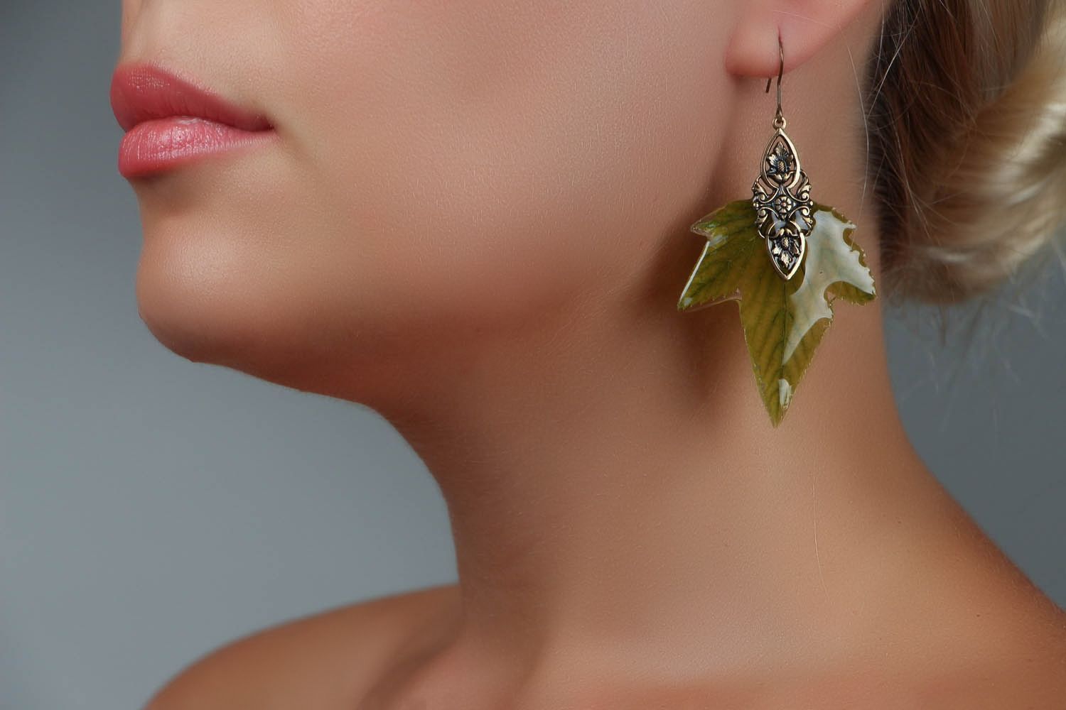 Earrings with currant leaves in epoxy resin photo 4