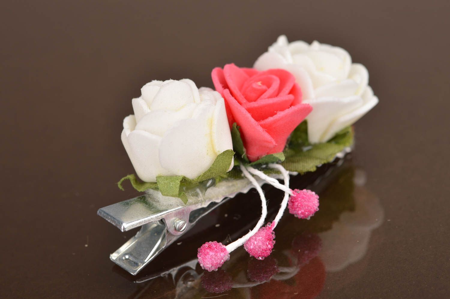 Детская заколка цветок розы белая с розовым маленькая красивая ручной работы фото 2