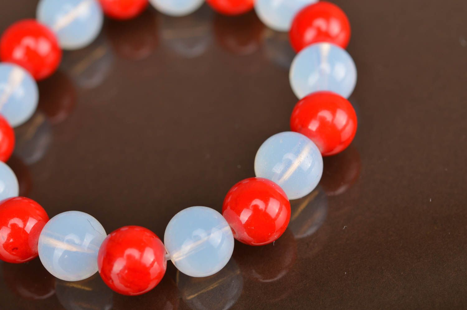 Bracelet en perles de fantaisie rouge et bleu fait main cadeau pour femme photo 4