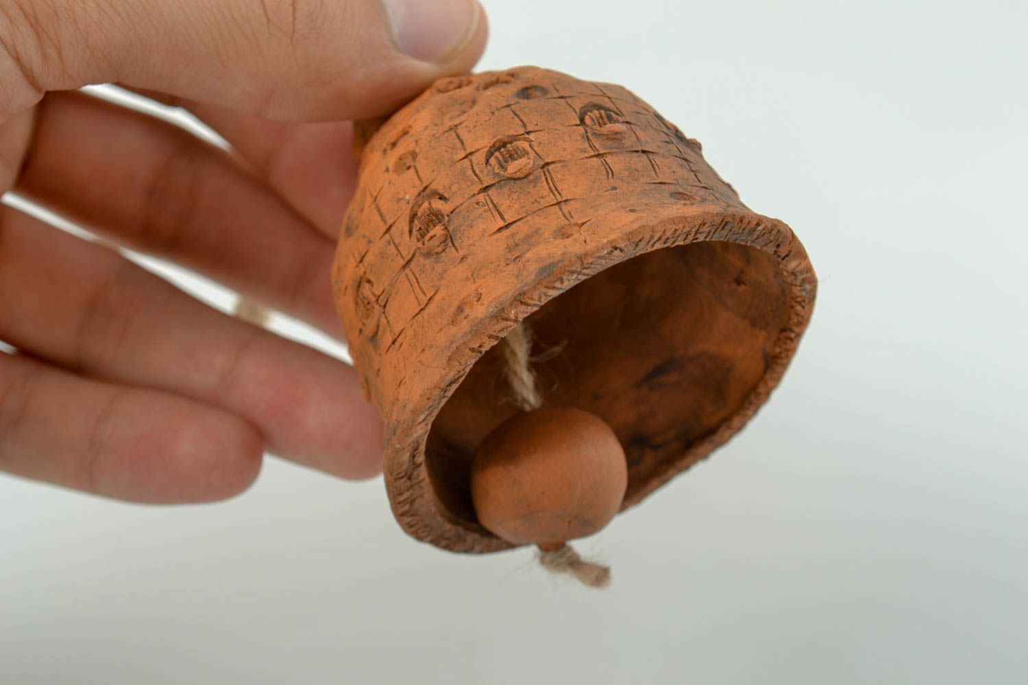 Campanello decorativo fatto a mano in ceramica souvenir di terracotta originale foto 4