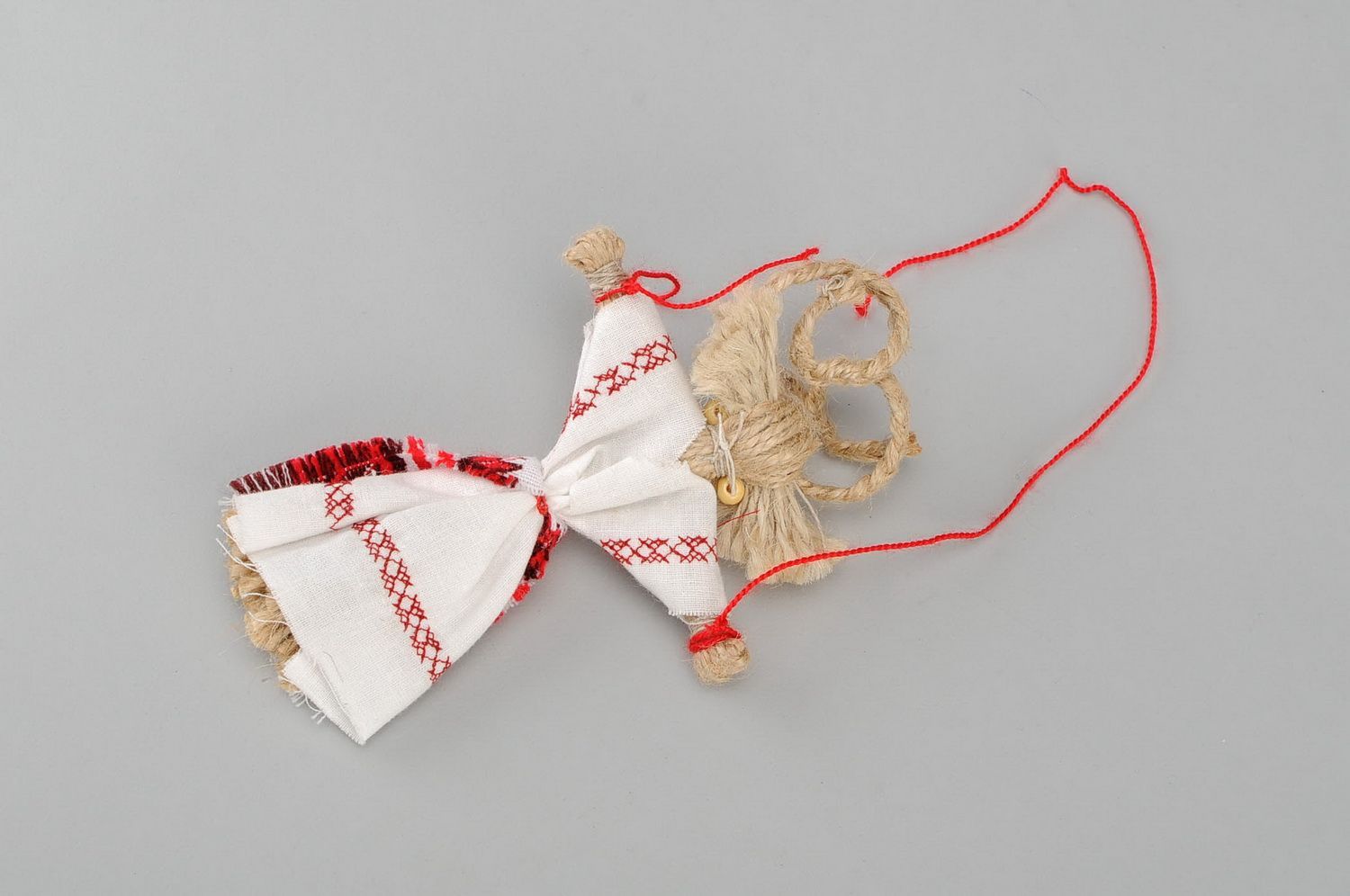 Bambola slava di stoffa fatta a mano amuleto talismano giocattolo etnico foto 4