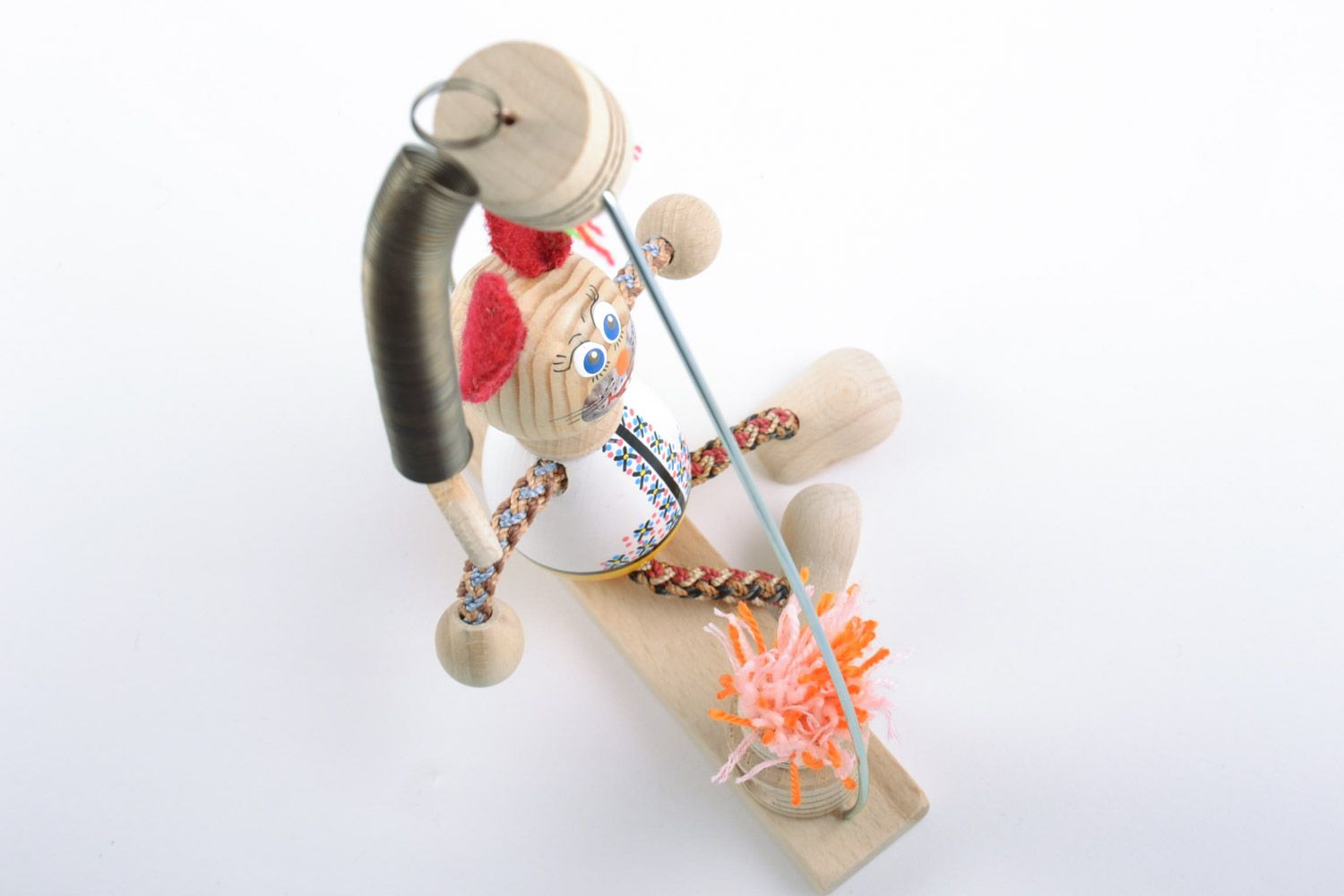 Деревянная игрушка зайка на лавке ручной работы с росписью эко-красками детская фото 4