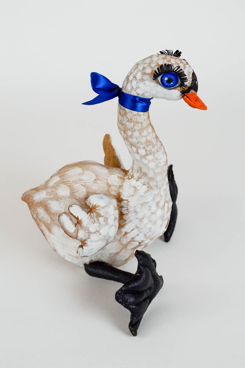 Мягкая игрушка лебедь для интерьера дома тканевая авторская с росписью хенд мейд фото 2