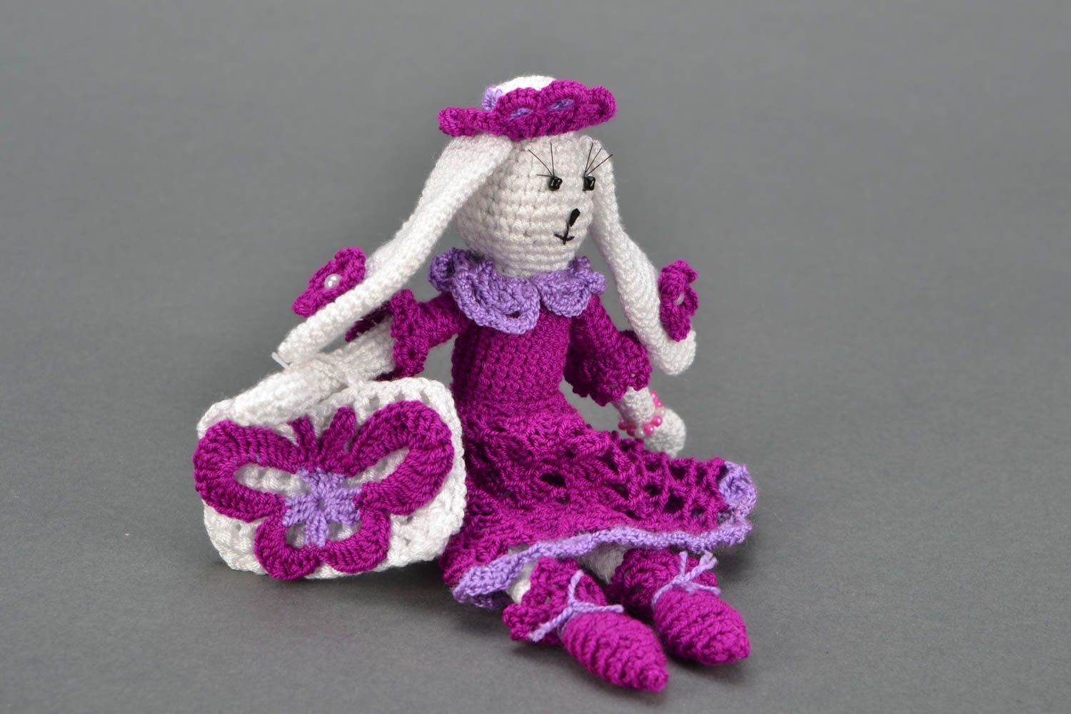 Doudou tricoté au crochet Lapine en lilas photo 1