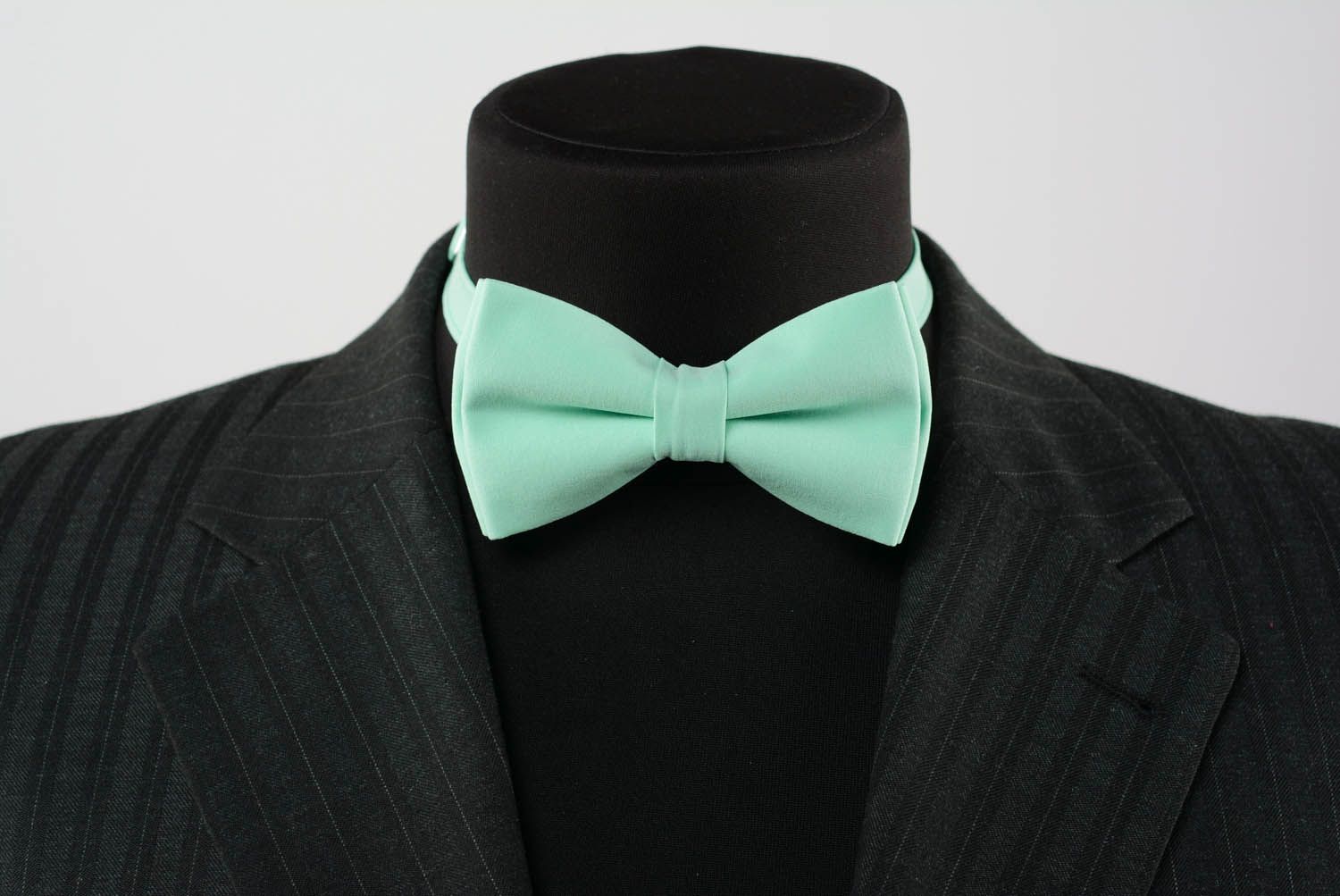 Mintgrüne Fliege Krawatte aus Textil foto 2