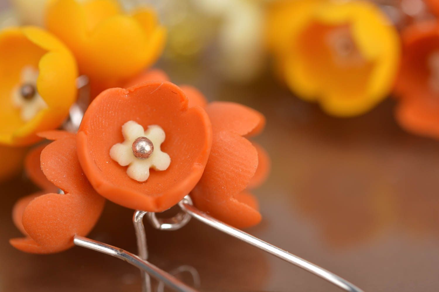Boucles d'oreilles en pâte polymère pendantes fleurs belles faites main photo 4