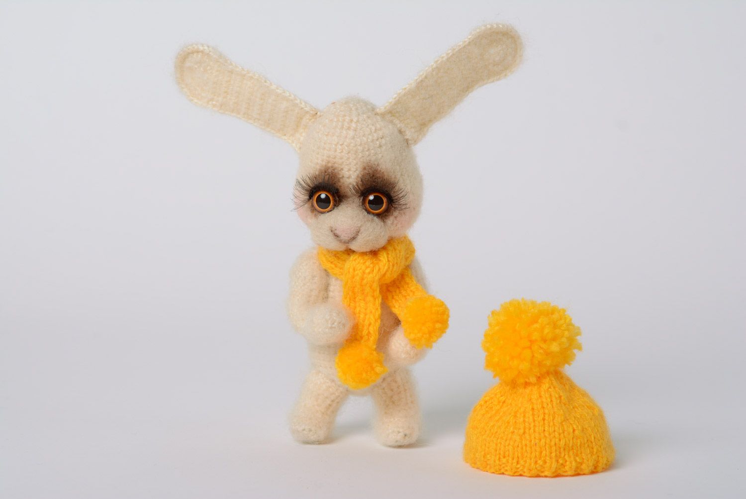 Künstlerisches Häkel Spielzeug Hase auf Drahrseele für Kinder Handarbeit foto 4