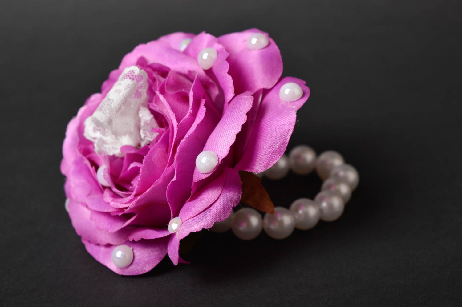 Corsage de poignet Bracelet fait main fleur perles fantaisie Accessoire mariage photo 2