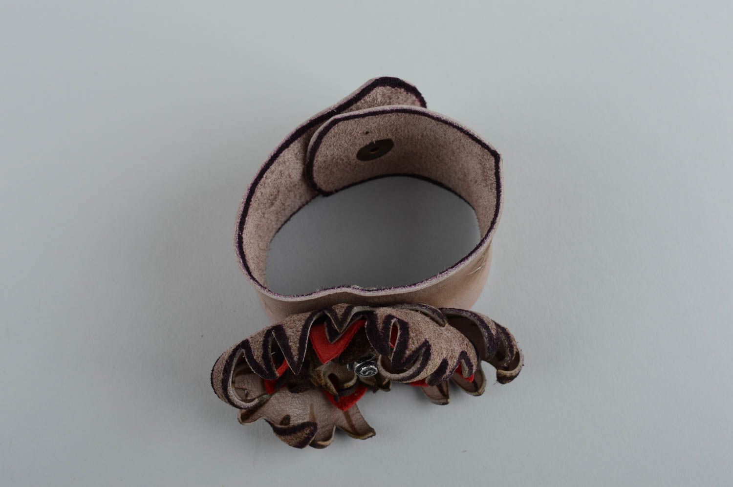 Оригинальный женский кожаный браслет с замшей и металлом ручной работы  фото 3