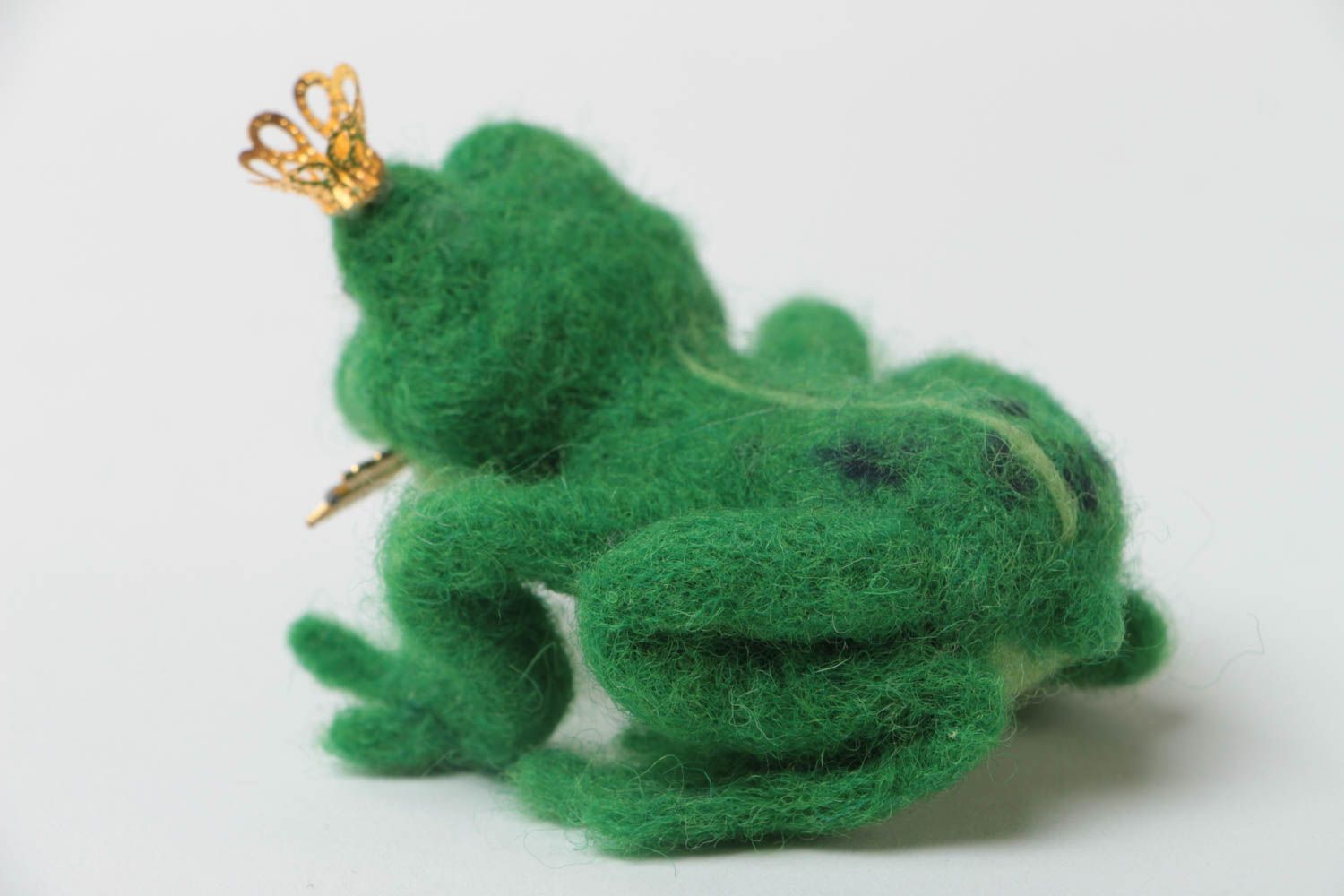 Handmade designer natural wool needle felted animal figurine green frog princess photo 4