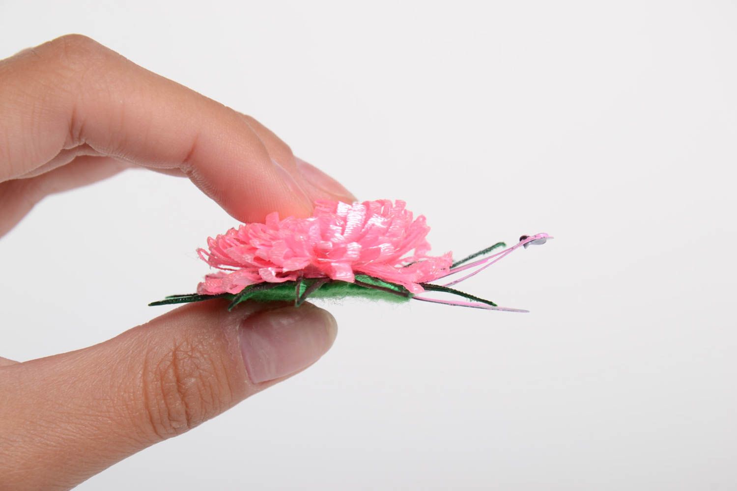 Розовая заколка для волос цветок из лент объемный аксессуар ручной работы  фото 2