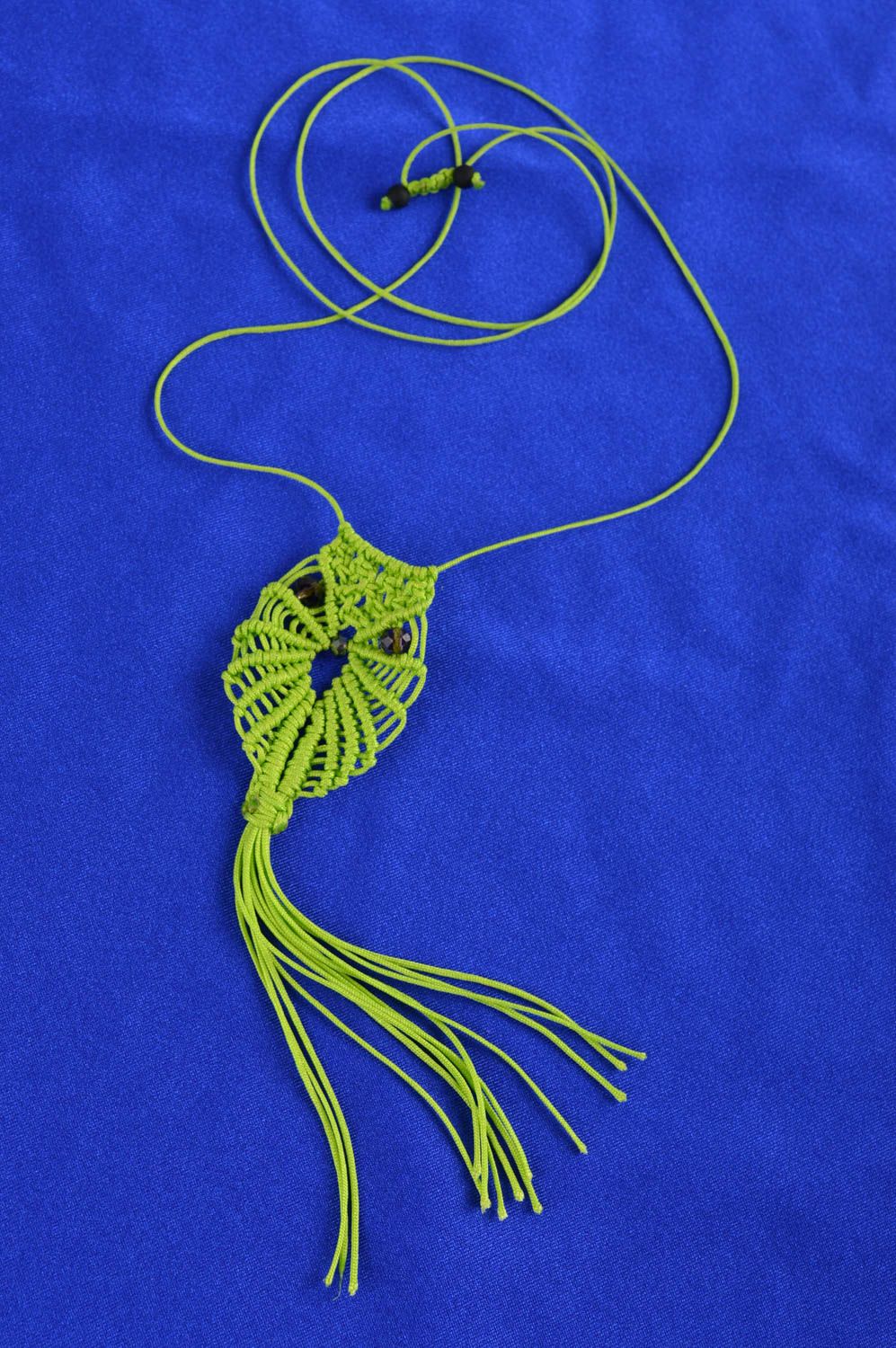 Pendentif hibou Bijou fait main tricoté en fils verts design Accessoire femme photo 1