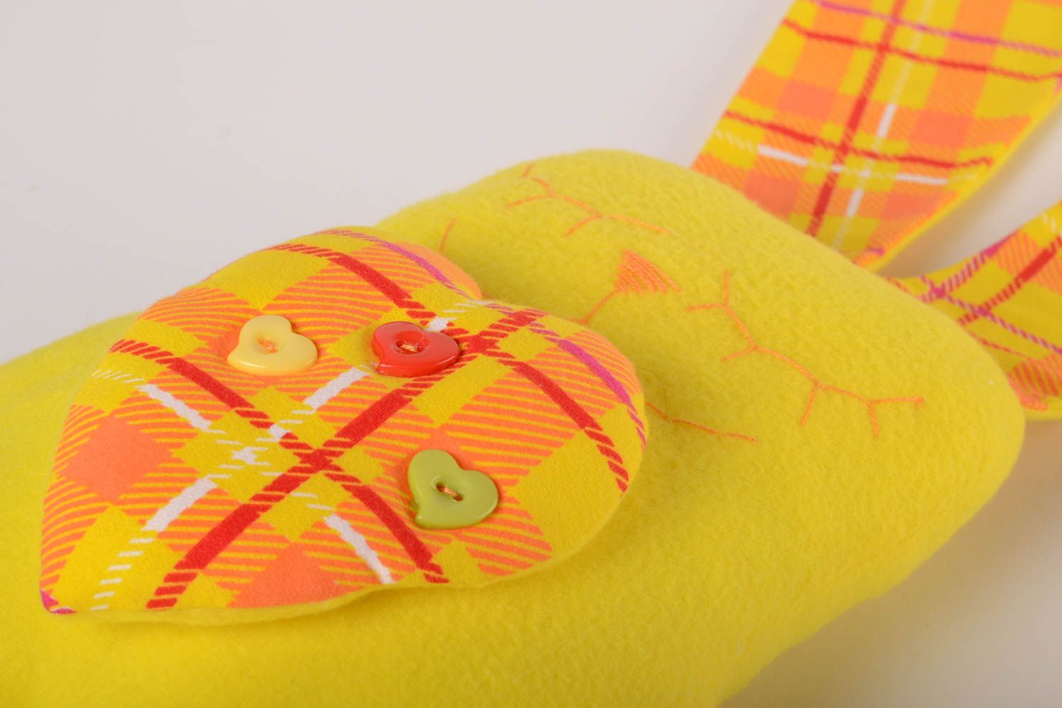 Lapin peluche fait main Jouet décoration jaune Cadeau pour enfant design photo 3
